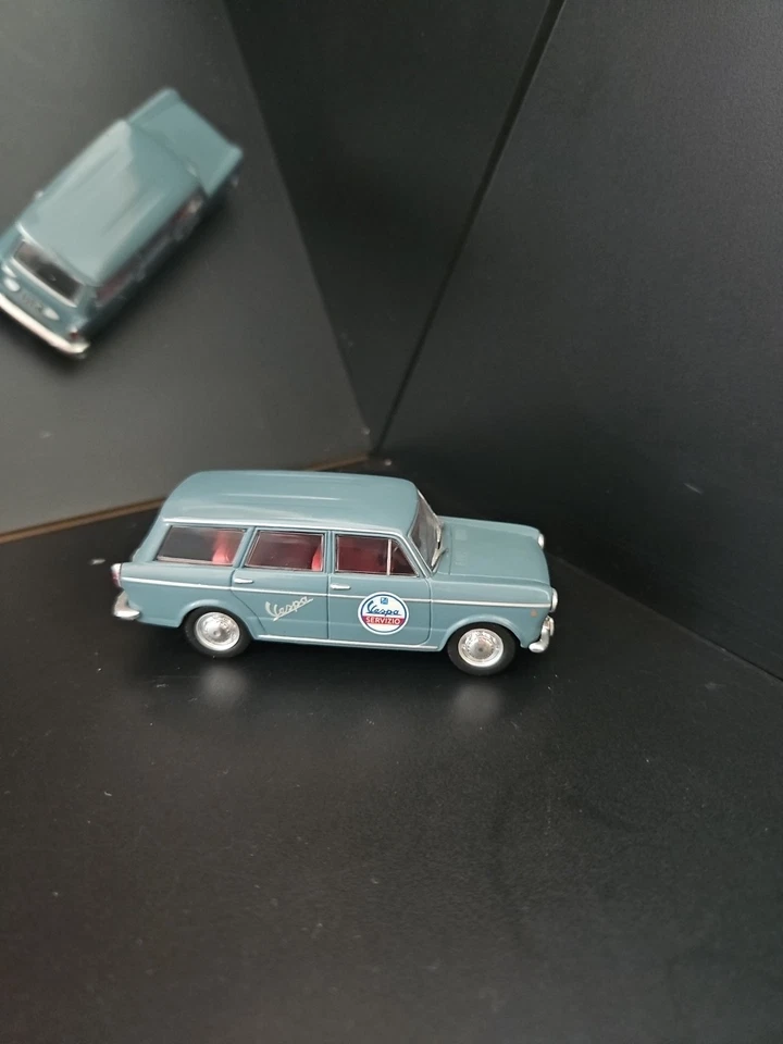Starline Models 1/43 Fiat 1100 R Familiare 1966 Vespa Servizio - Immagine 2 di 4