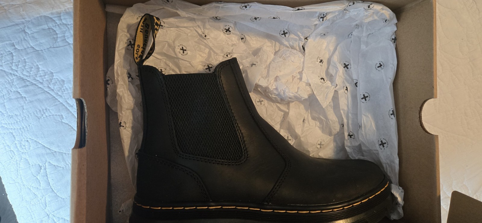 Dr. Martins AirWair Embury Boots Womens Size 8/Mens Size 7 US Black, New In Box