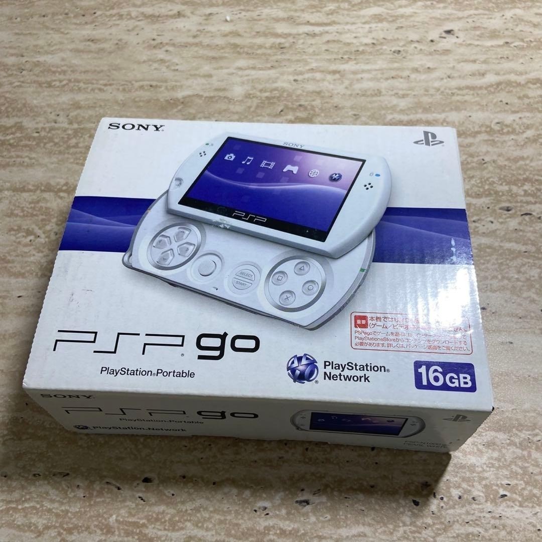 PSP Go 本体 ホワイト Amazon.com: Sony PSP Go White : Video Games