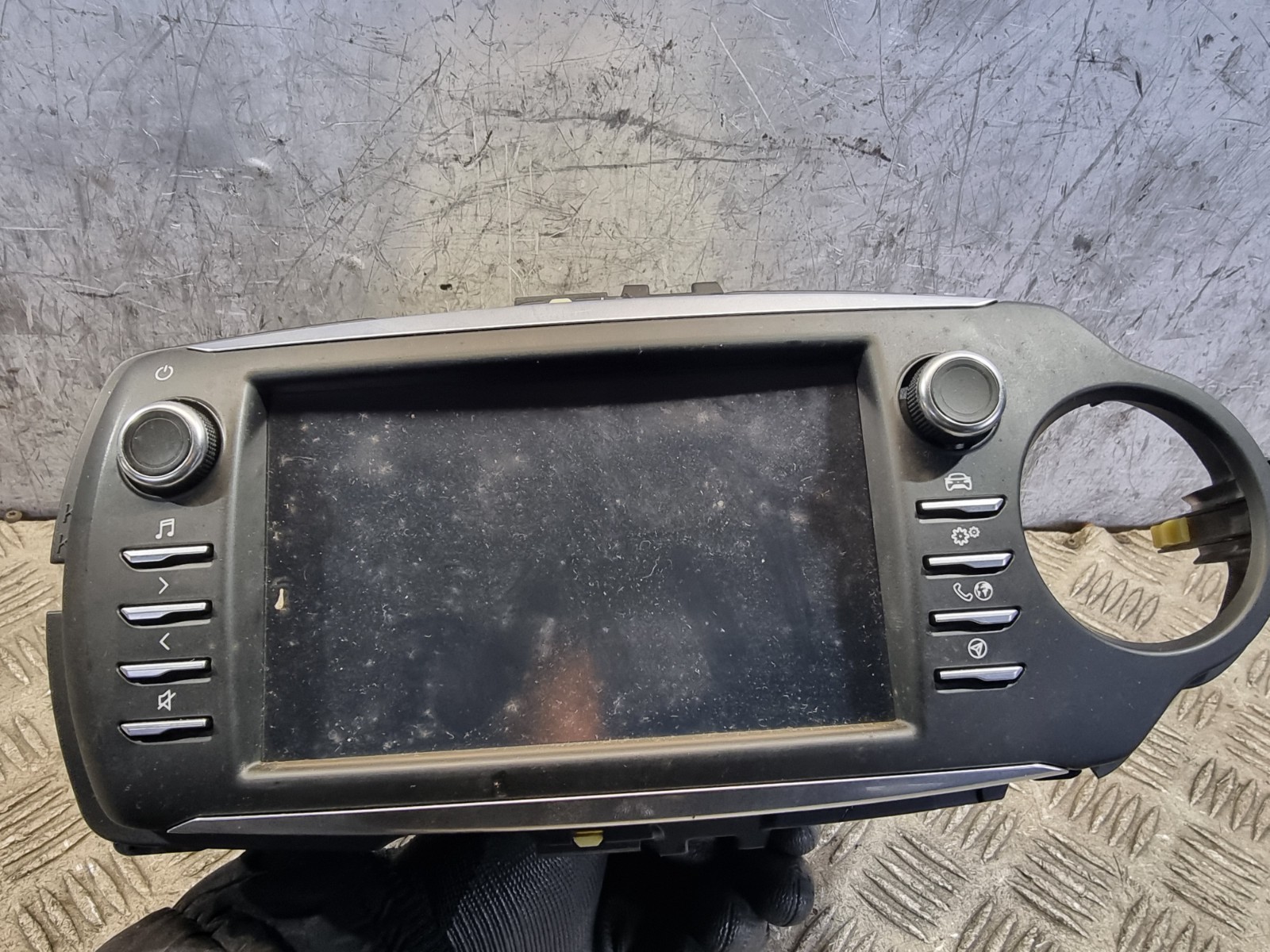 TOYOTA YARIS MULTIMEDIA RADIO HEAD UNIT 86140-0D400 AUTO HYBRID HATCHBACK 2018
