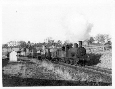 WALL (Hexham) Bahnhof NER/BR J25 65675 Lokomotive Zug GROSSES Foto