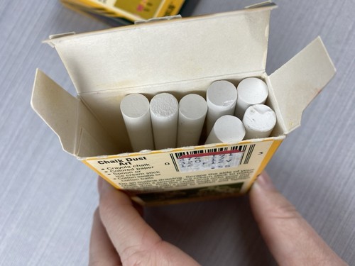 Lot of 2 Vintage Crayola Chalk Boxes Colored 816 White 320 USA Made 1985 - Picture 4 of 5