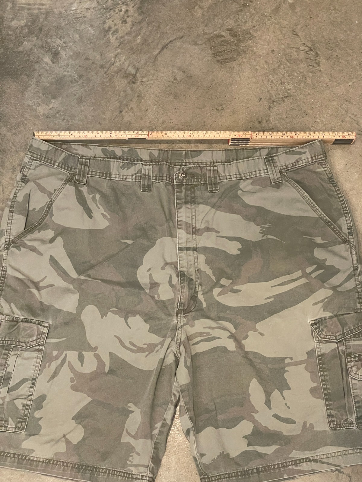 Wrangler Cargo Shorts Mens 46 Camo Hunting Outdoor Utility Workwear 9 Inseam thumbnail 7