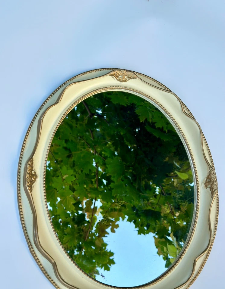 Oval mirror creamy white and gold molded plastic French Provincial Regency - Image 4 of 4