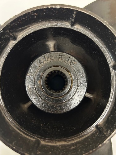 VOLVO PROPELLER 3850317, 3860715 - 19 PITCH, LH, 15 SPLINE, STAINLESS STEEL - Picture 2 of 9