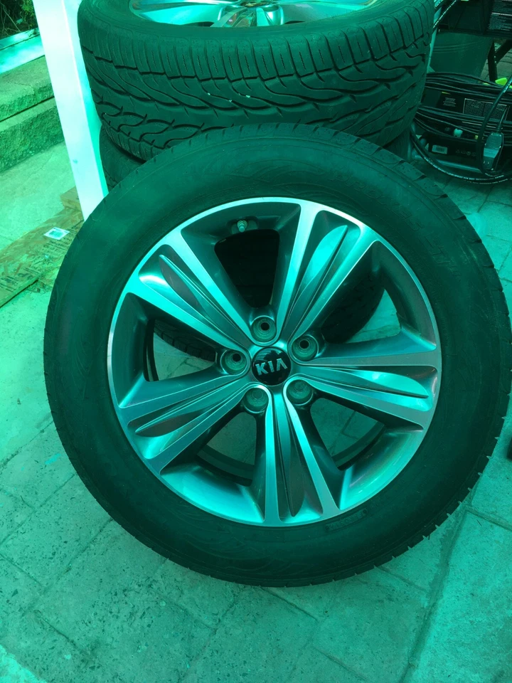 Kia Sportage 2011-2016 18" de fábrica OEM 5 llantas + 5 neumáticos TOYO Foto 3 de 4