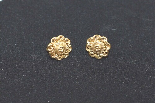 Earrings Vintage Gold Tone Round Scroll Flower Clip On - Picture 4 of 11