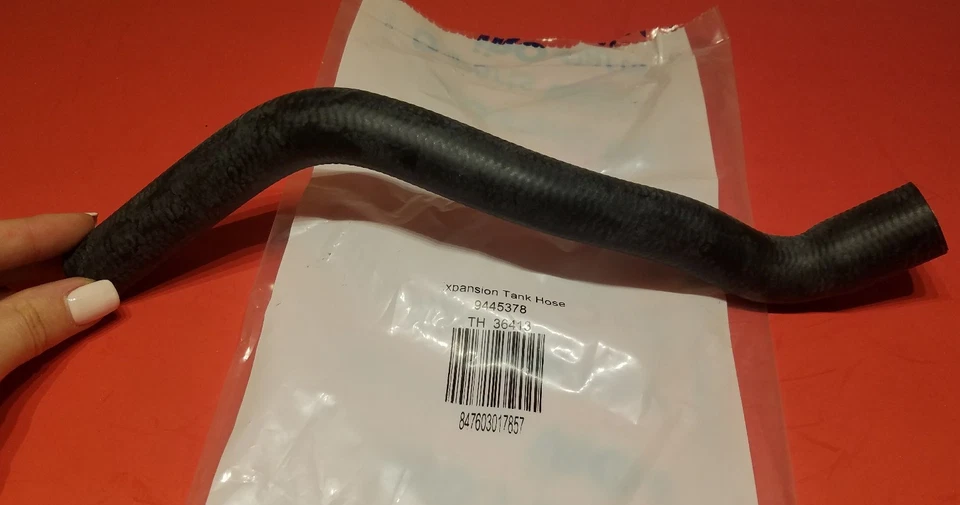 Нижний шланг бака расширения охлаждающей жидкости двигателя для Volvo C70 S70 V70 URO  - Изображение 3 из 4