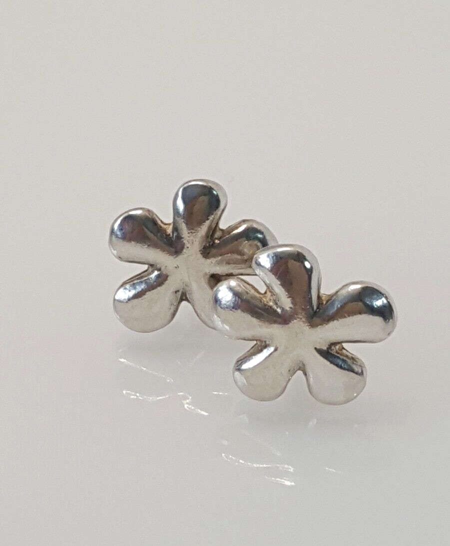 Gorgeous Solid Sparkling Flower Shape Stud Earrin… - image 17