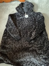 Primark Grey/Black Fully Sherpa Lined Heart Valentine Snuddie Size M/L BNWT
