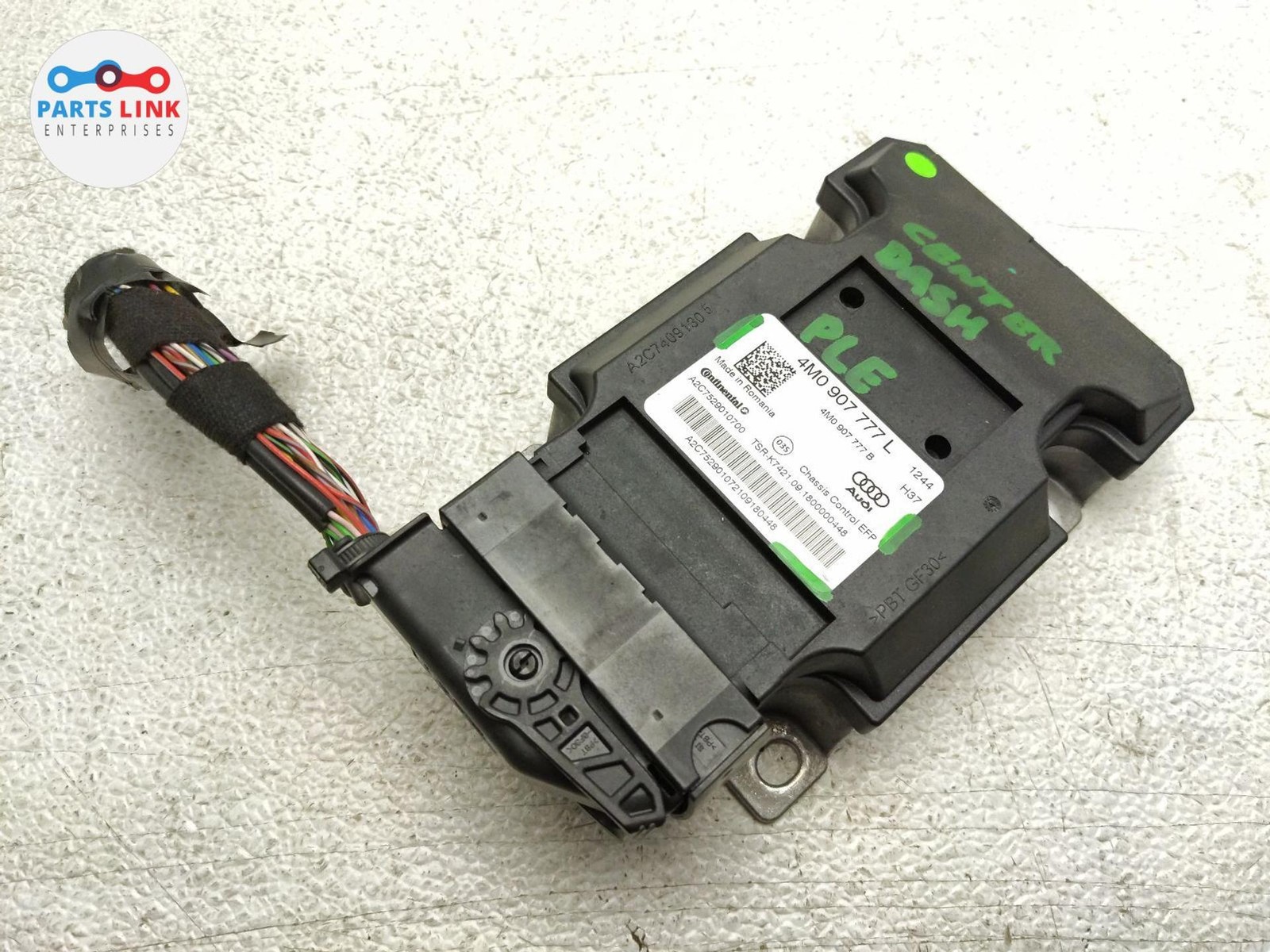 2016-20 BENTLEY BENTAYGA AIR RIDE CONTROL MODULE EFP HARNESS PLUG 4M0907777L
