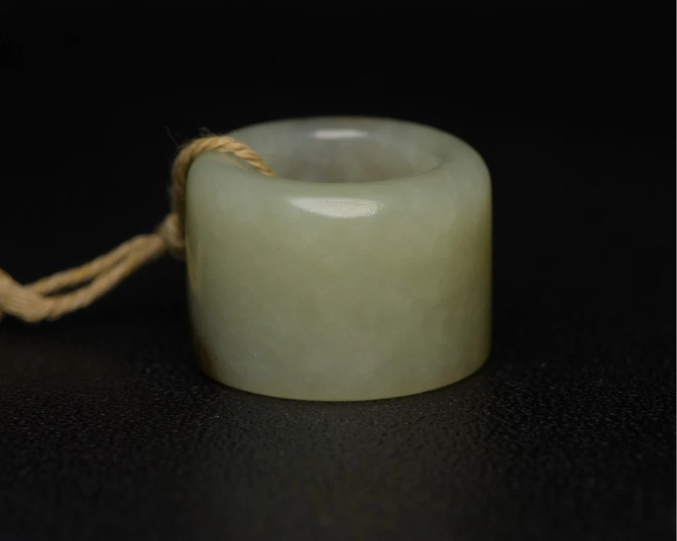 Anel chinês esculpido em jade branco nefrite polegar arqueiro renascimento - Imagem 3 de 4