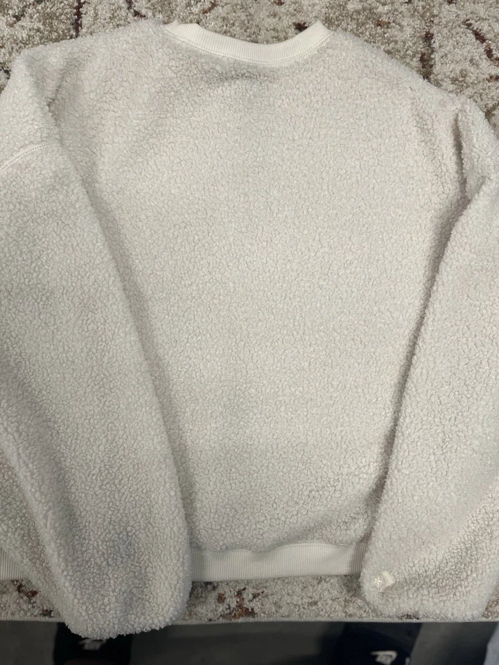 Women’s Size XL Sherpa Converse sweater - Imagem 4 de 4