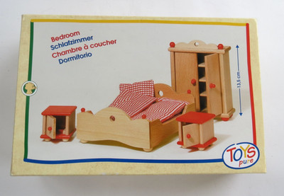 VINTAGE DOLLS HOUSE WOODEN FURNITURE RETRO TOY BEDROOM COLLECTABLE