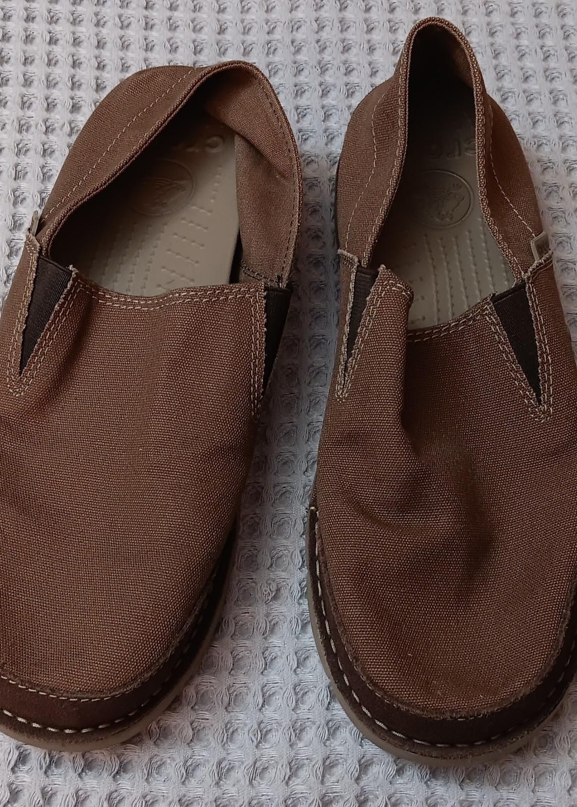 SAOLA Mocassini Crocs in tela talpa + pelle marrone + cuciture beige con suola uomo taglia 10