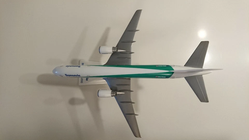 MODELLINO AEREO DI LINEA IN PLASTICA CON SUPPORTO TRANSAVIA BOEING 757 200 - Immagine 2 di 4