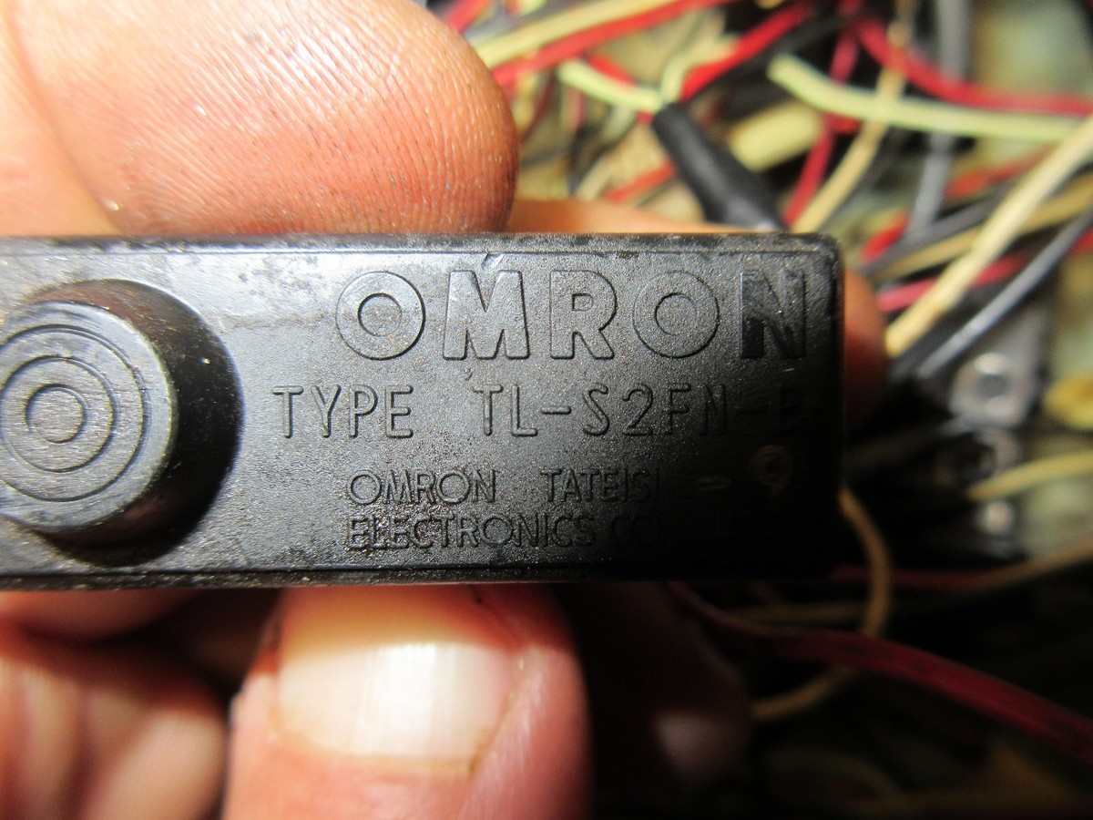 ノイミー NETWORK CABLE CAT5 UTP 24AWG UL E138922 AWM 60C CSA LL81295