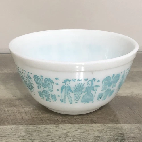 Vintage Pyrex Amish Butterprint Mixing Bowl 402 White Turquoise 1 1/2 Qt