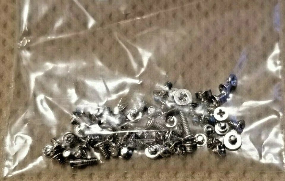 Nuevo Juego Completo de Tornillos de Repuesto y Tornillos Inferior Pentalobe para iPHONE 5 PLATEADO Foto 4 de 4