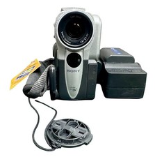 Sony Digital Handycam DCR-PC101 NTSC Mega Pixel Charger/2 Batteries/Memory Stick