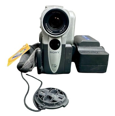 Sony Digital Handycam DCR-PC101 NTSC Mega Pixel Charger/2 Batteries/Memory Stick
