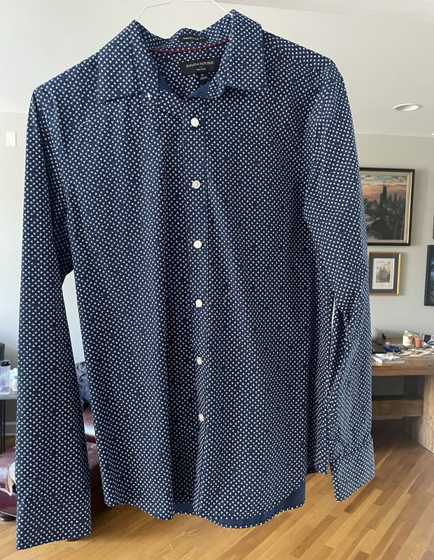 Banana Republic Men's Non-Iron Untucked Fit Blue Floral Button-Up Shirt M