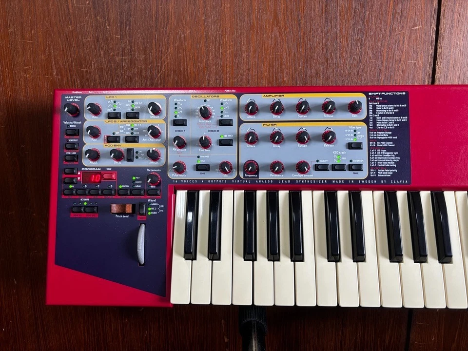 Clavia nord lead 2 Virtual Analog Synthesizer w/ gig bag - Image 2 of 4