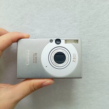 Canon IXUS 70 /SD1000/IXY 10 Silver CCD Digital Camera 7.1MP 3X Optical Zoom
