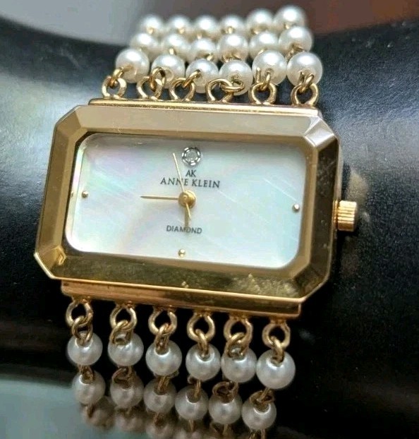 Vtg Anne Klein Gold Tone Pearl Bracelet Watch Diamond 10/7209