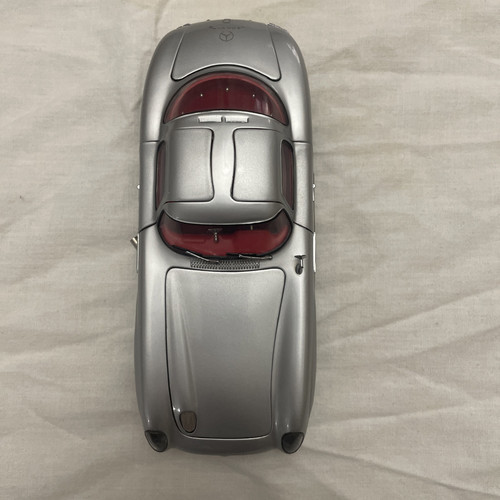 Paul's Model Art 1955 Mercedes-Benz 300 SLR Coupe 1/24 Scale Diecast Car