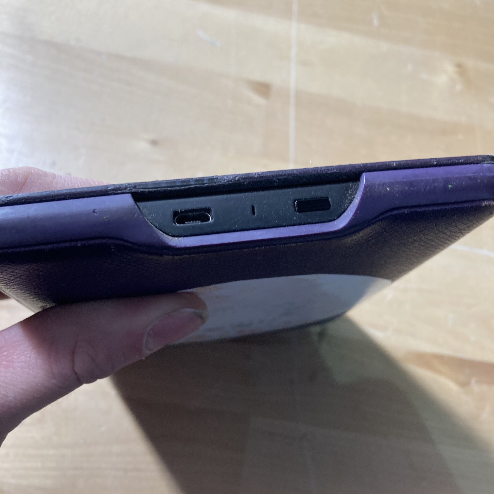 как выглядит Amazon Kindle Paperwhite Model EY21 Bundle with Case Working No Register фото