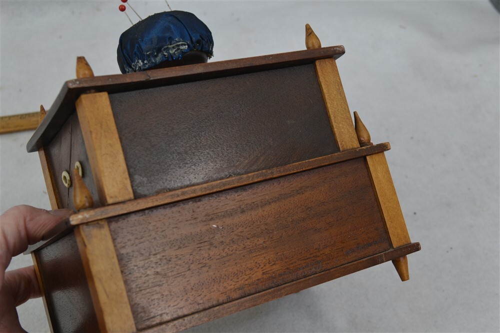 antique shaker wooden sewing box w/drawer spool holders pincushion original 