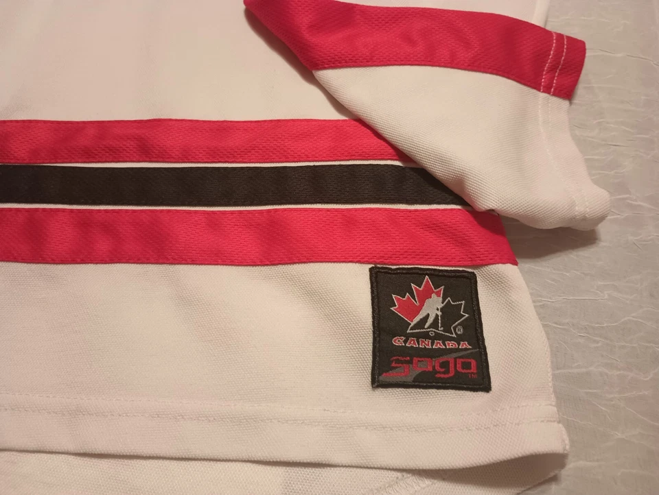 TEAM CANADA / SOGO SPORTS  /  HOCKEY JERSEY. SIZE Large - Image 3 of 4