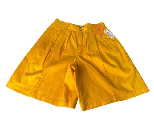 Vintage NOS Liz Wear High Waisted Pleated Mom Shorts Yellow Size 8 NEW