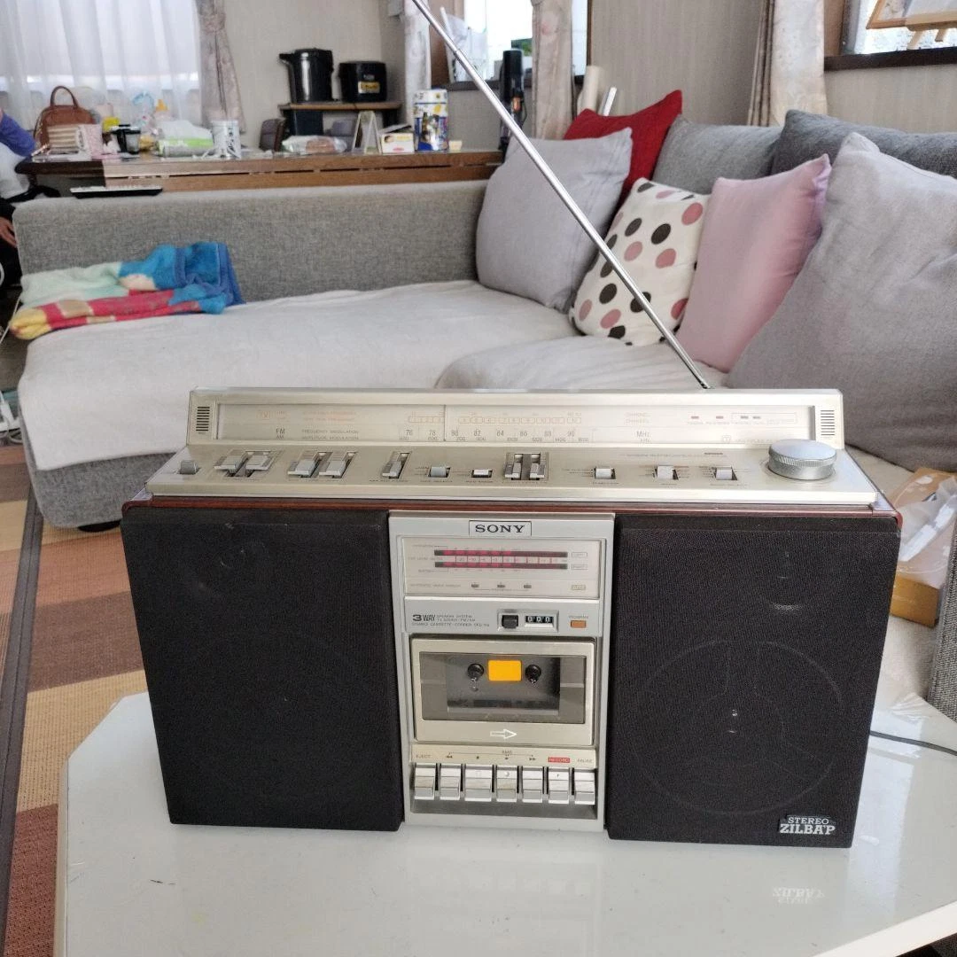 SONY CFS-V8 STEREO ZILBA'P FM/AMステレオ ラジオカセットレコーダー SONY CFS-V8 STEREO ZILBA'P FM/AMステレオ ラジオカセットレコーダー