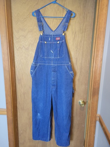 Dickies Herren Workwear Latzhose Navy Denim Overall Latzhose 36Wx 24L gesäumt getragen Knie