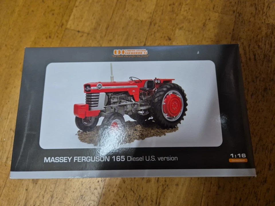Universal Hobbies UH4053 Massey Ferguson 165 Diesel US Version 1:16 tractor mode - Image 2 of 4
