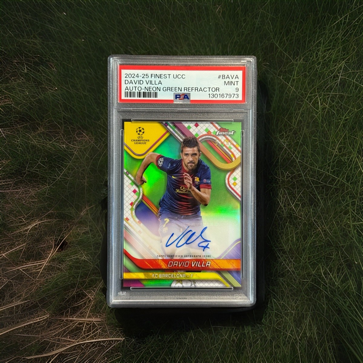 2024-25 Topps Finest UCC Barcelona David Villa Auto Neon Green /99