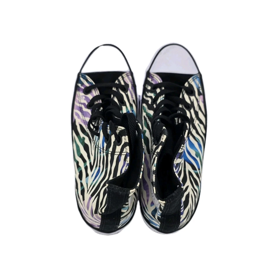 Top alto Converse Chuck Taylor All Star multicolor patrón cebra para mujer talla 7” Foto 2 de 4