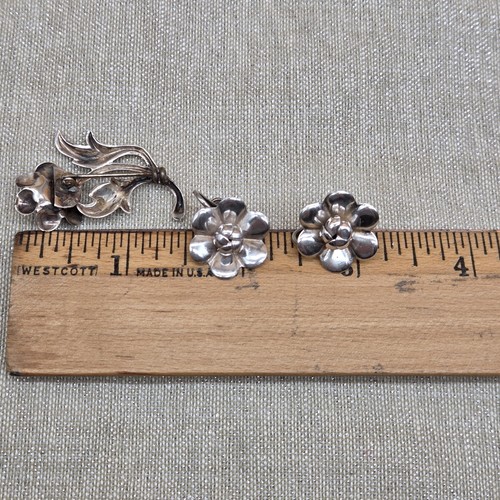 Vintage Sterling Silver 925 Flower Beau Brooch & Screw Back Sterling Earrings - Picture 13 of 13
