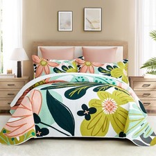Boho Farmhouse Reversible Lightweight King Size 3 Piece Floral Quilt Set