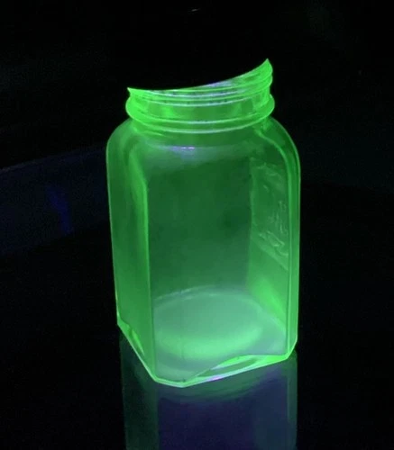 VTG Green Depression Uranium Glass Hazel Atlas Embossed Stove Top Salt Shaker