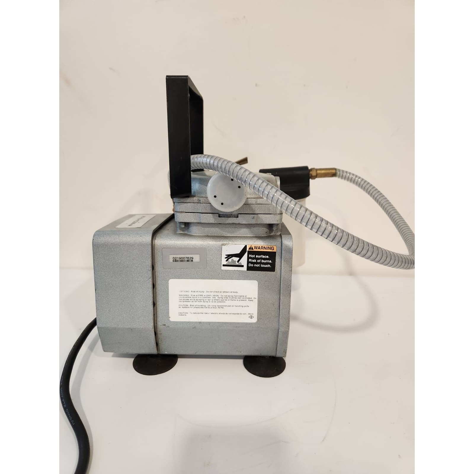 Gast DOA-V722-AA Oil-Less Diaphragm Vacuum Pump Compressor 115V Tested Working