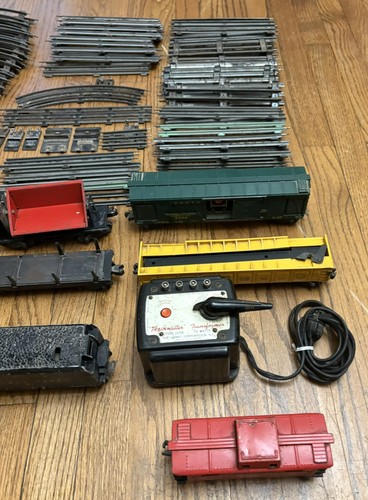 Lionel Postwar 2026 Steam Locomotive Train Set O27 Gauge W/ Track Power Switches - Picture 6 of 13