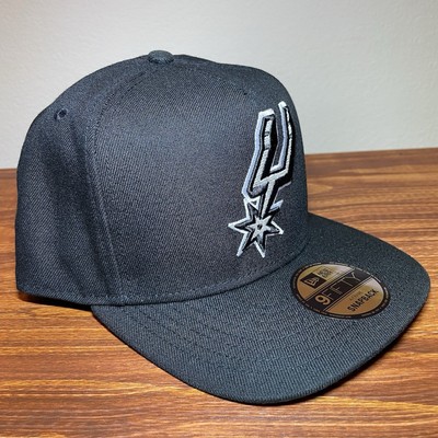 New Era 9Fifty San Antonio Spurs NBA Snapback Flat Brim Knit Cap Hat Unisex OS New Era San Antonio Spurs Vintage Logo 9FIFTY NBA Knit  main image 3