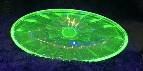 Indiana Glass Green Depression Glass "Tea Room" Footed Banana Split Bowl Glows - Picture 9 of 10