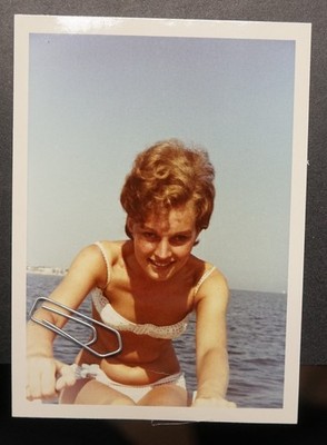 Photo Portrait Young Woman Bikini Rowing Boat Swimwear Travel Picture 1965 Vintage Youth