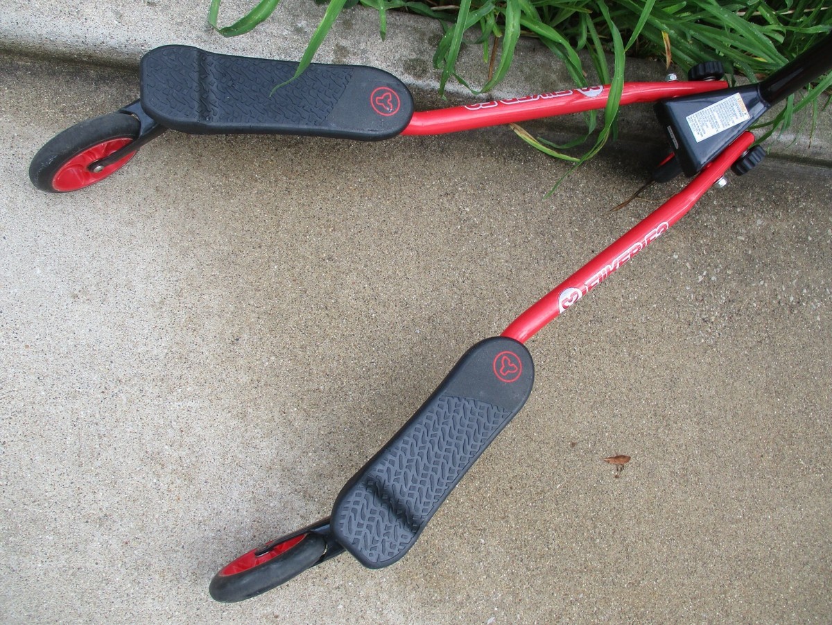 Y FLIKER F3 3-Wheel Fun Red WIGGLE/Kick KIDS' Children's