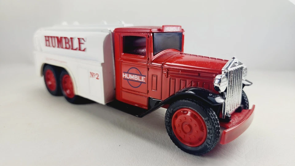 ERTL Diecast Mobil 1930 Diamond T Tanker Bank Humble Gas Edición Limitada 8" Foto 3 de 4
