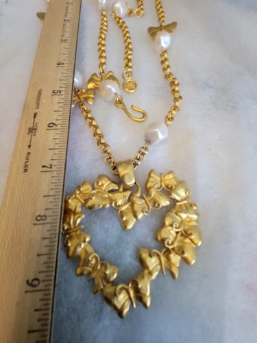 Collana Vintage Givenchy Grande Pennello Audace Tono Oro Farfalla Cuore Finta Perla - Foto 8 di 12